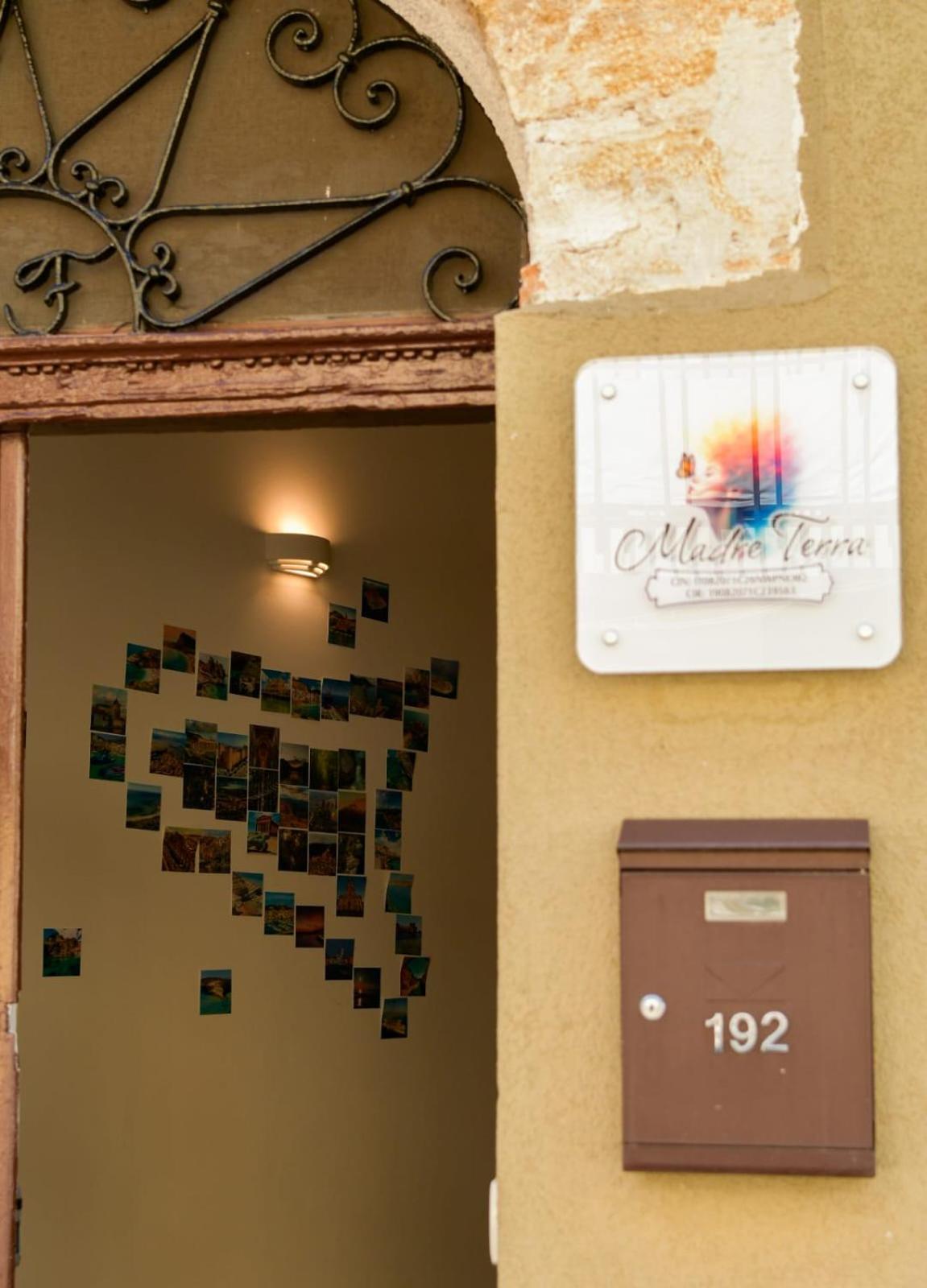 Madre Terra Apartment & Rooms Terrasini Esterno foto